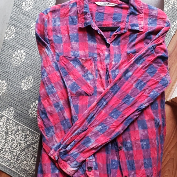 Distressed Buffalo plaid shirt - Picture 2 of 4